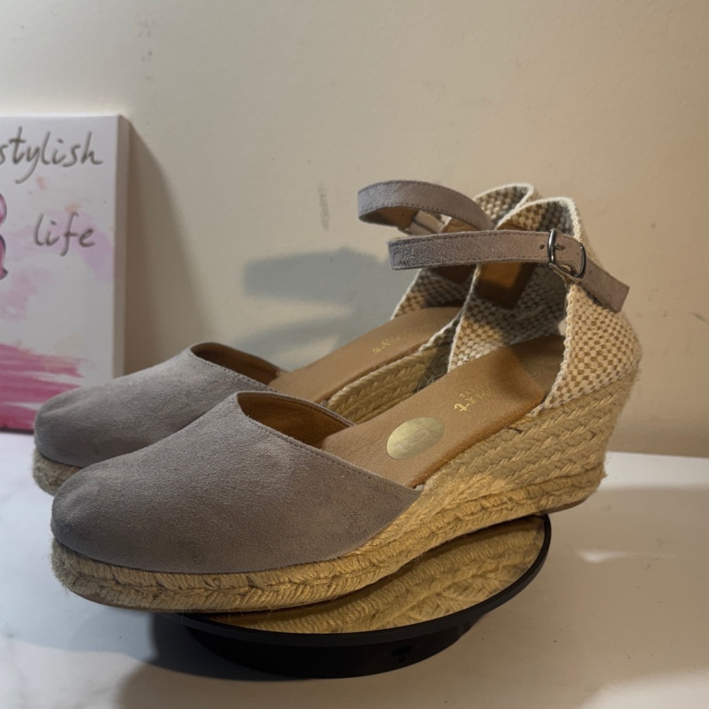 Paseart Women's Light Gray Suede Ankle-Strap Wedge Espadrilles - Size 9 - Picture 4 of 10